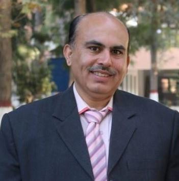 Portrait of Prof. Dr Muhammad Azmat